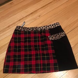 NEW w/o TAGS. TOPSHOP ❤️❤️CHEETAH AND PLAID SKIRT